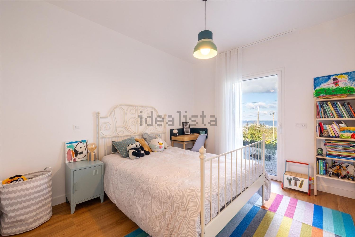 小楼房或独栋别墅出售Em539 - 卧室