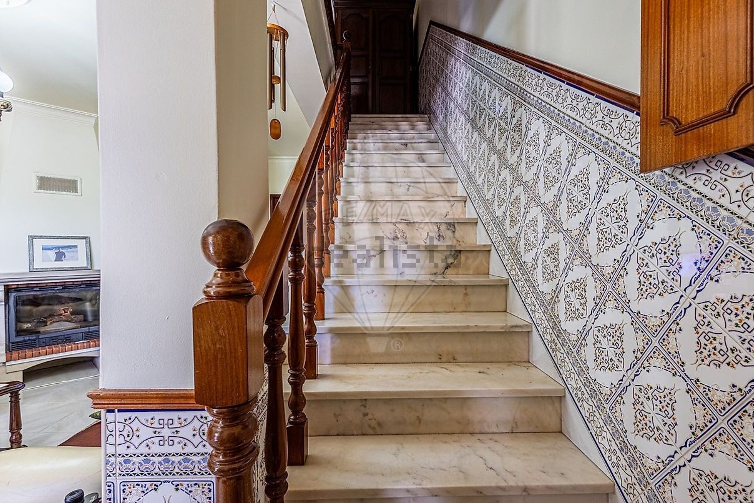 小楼房或独栋别墅出售在Estrada Sem Nome, 27 e 29 - 详情