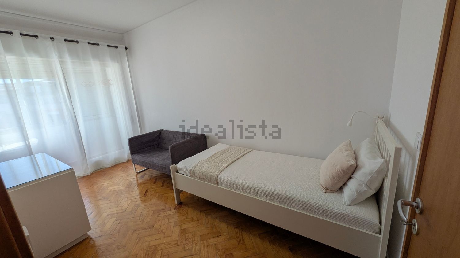 出租房间在Avenida Conde de Oeiras, 12 - 卧室