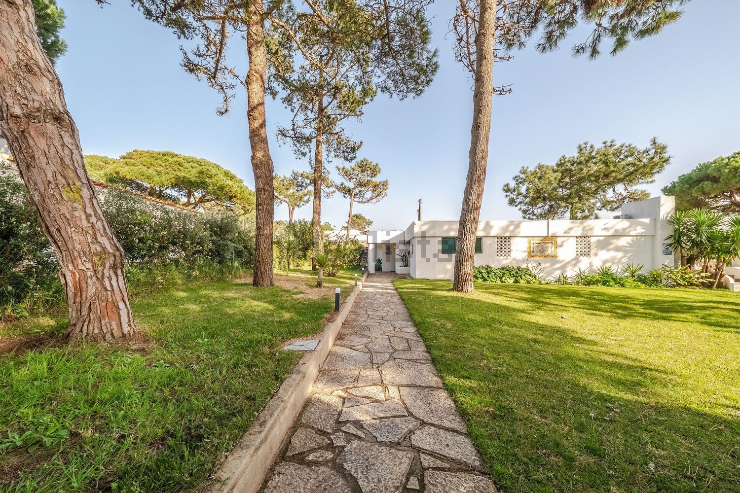 小楼房或独栋别墅出售在Rua das Quintas - 花园