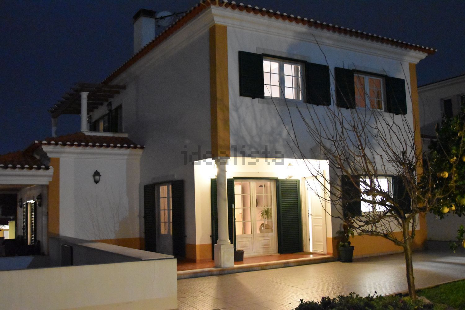 出租小楼房或独栋别墅在Rua António Augusto Pereira de Almeida, 29 - 外立面