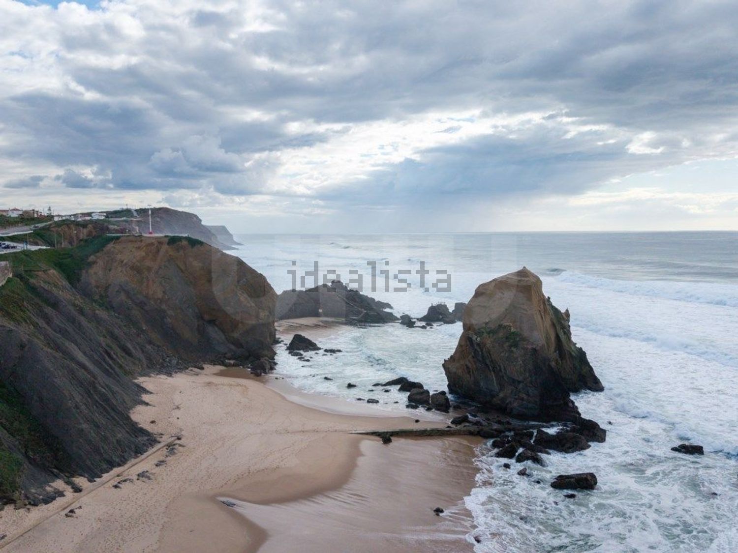 小楼房或独栋别墅出售在Rua José Joaquim de Miranda - 视线