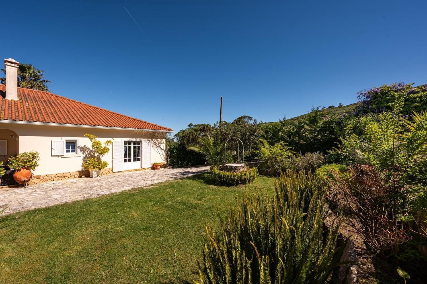 小楼房或独栋别墅出售在Rua das Eiras - 外立面