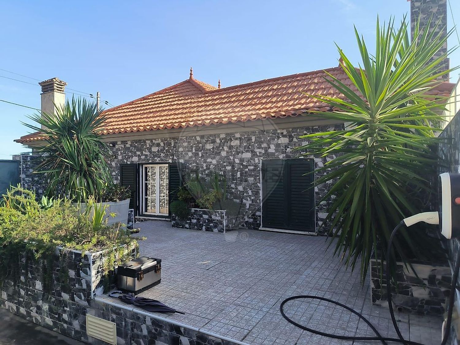 小楼房或独栋别墅出售在Rua da Mata de Palhacana - 外立面