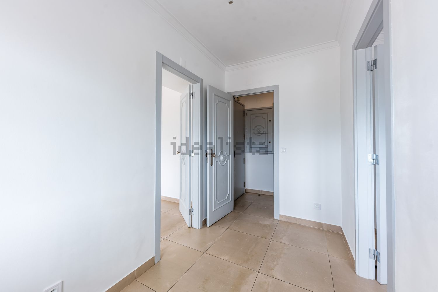 公寓 t2出售在Rua Almeida Garrett - 过道