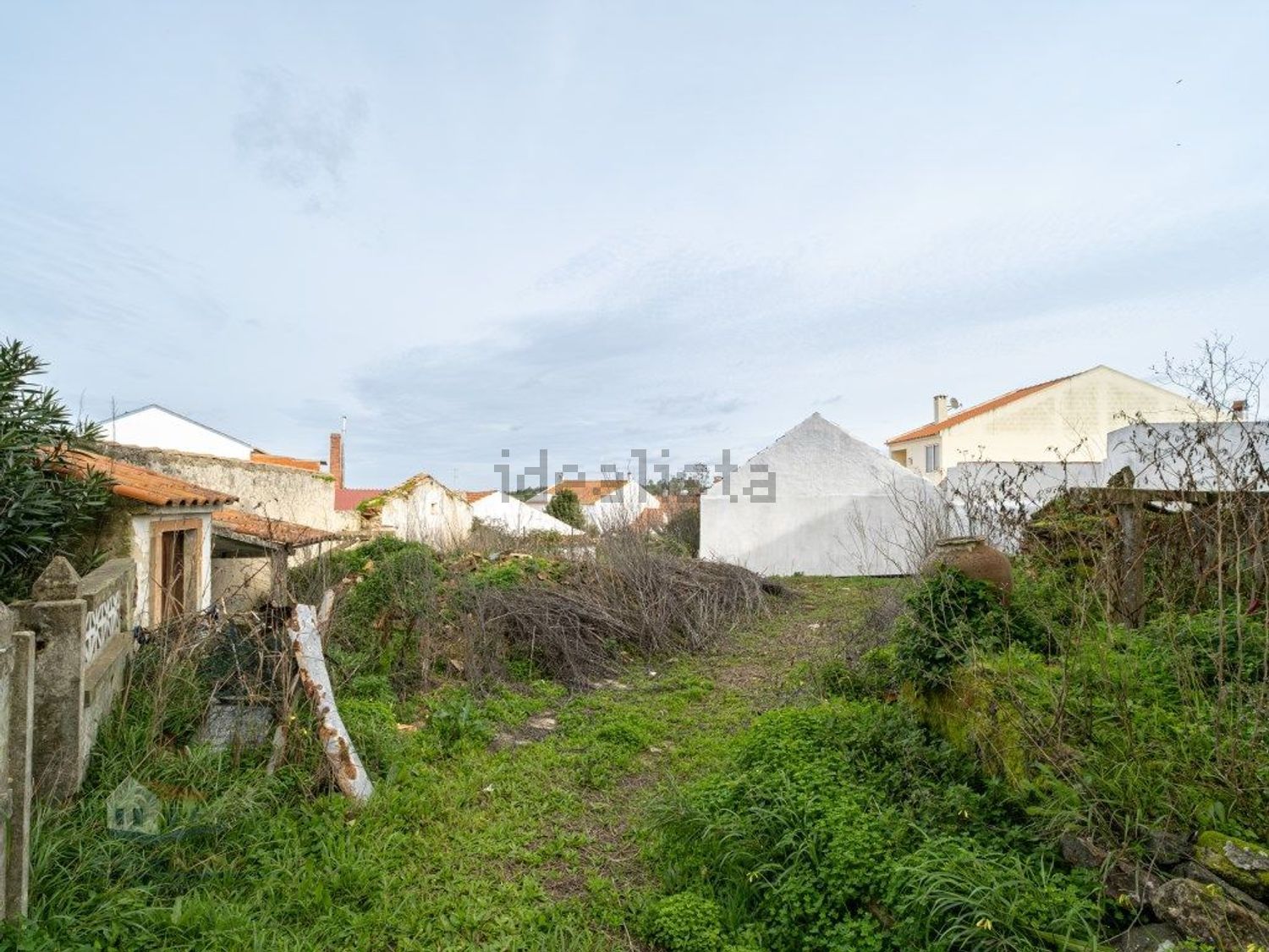 小楼房或独栋别墅出售在Cercal - 花园