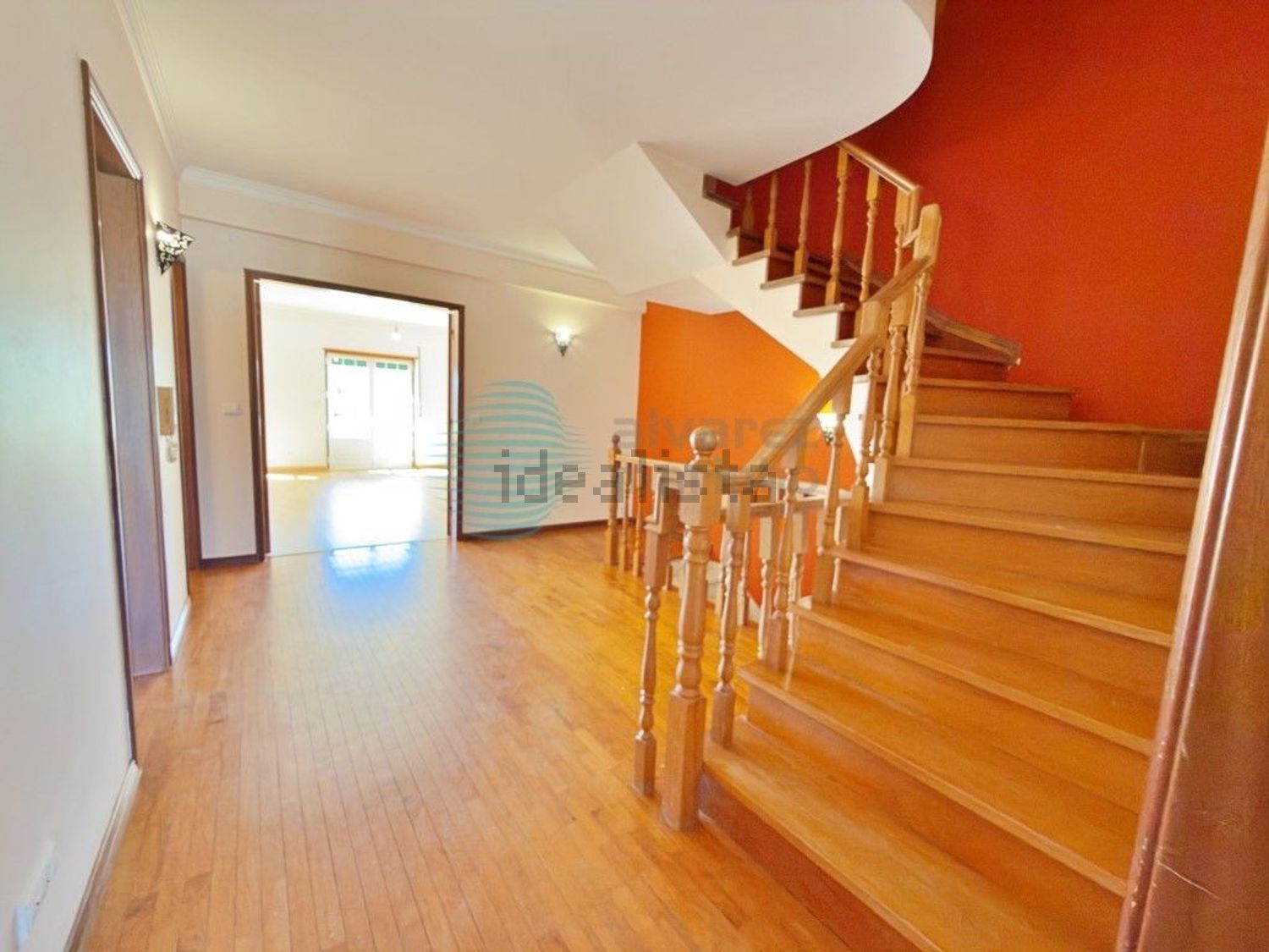 小楼房或独栋别墅出售在Rua 1° de Maio, 3 - 详情