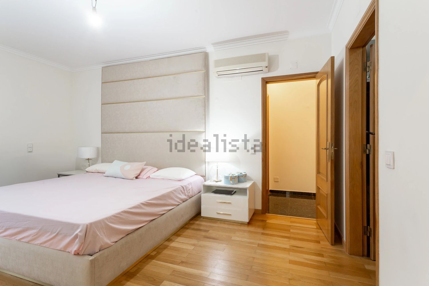 小楼房或独栋别墅出售在Rua do Alecrim - 卧室