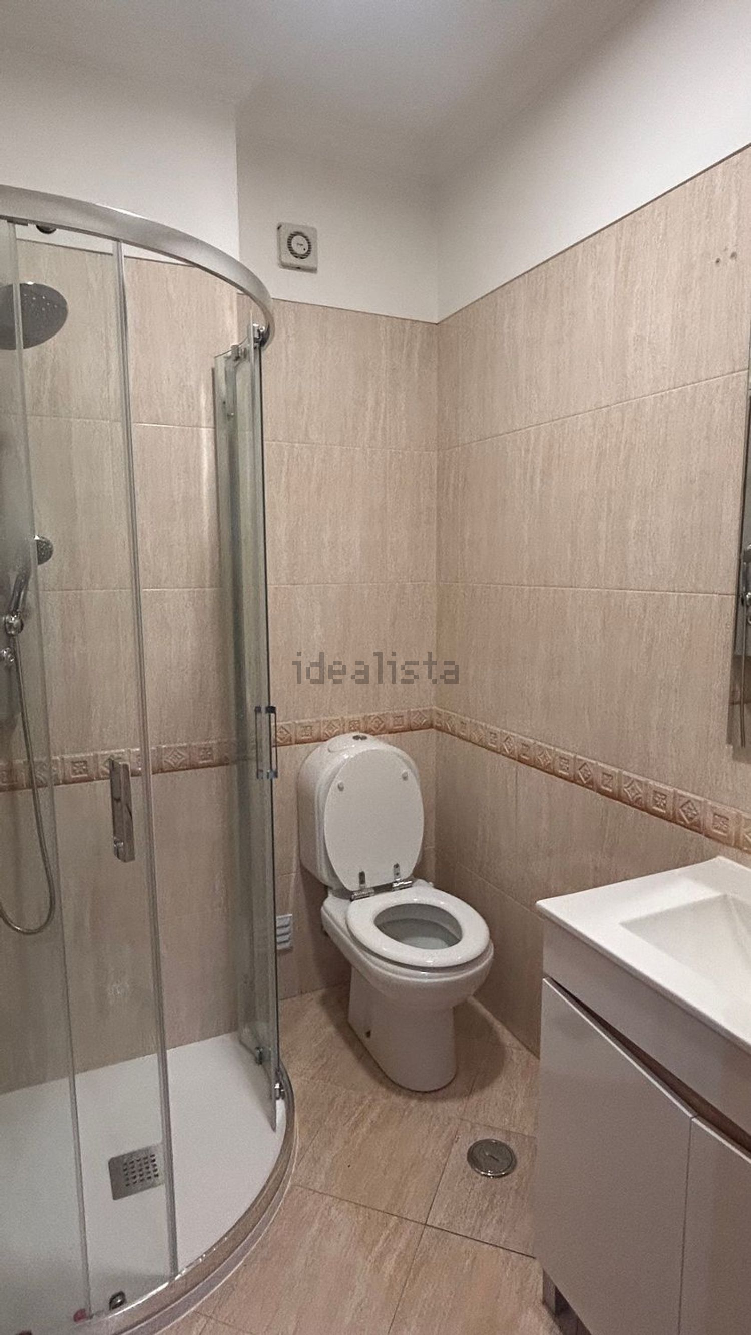 出租房间在Rua Fernão Lopes, 45 - 卫生间