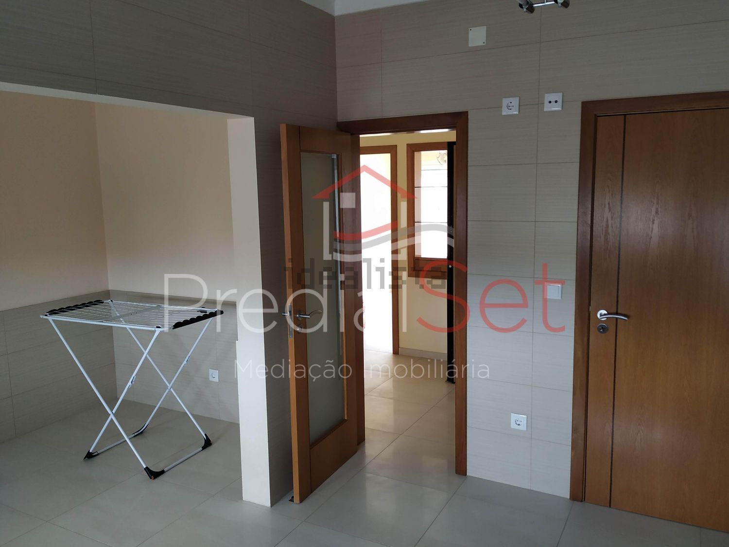 公寓 t3出售在Rua Dr. António José de Almeida, 79 - 前厅