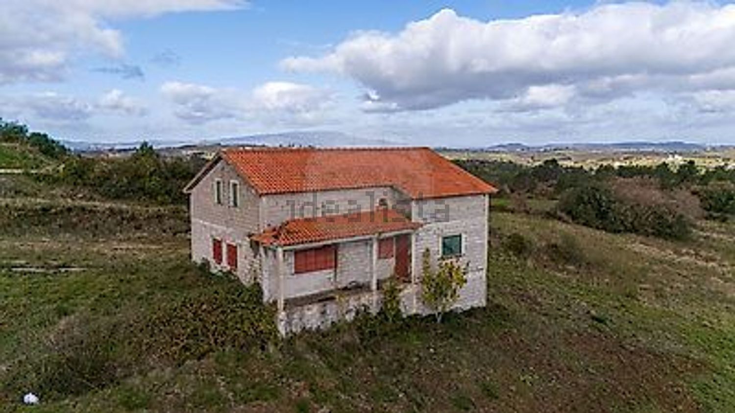 小楼房或独栋别墅出售Gataria s/n - 外立面