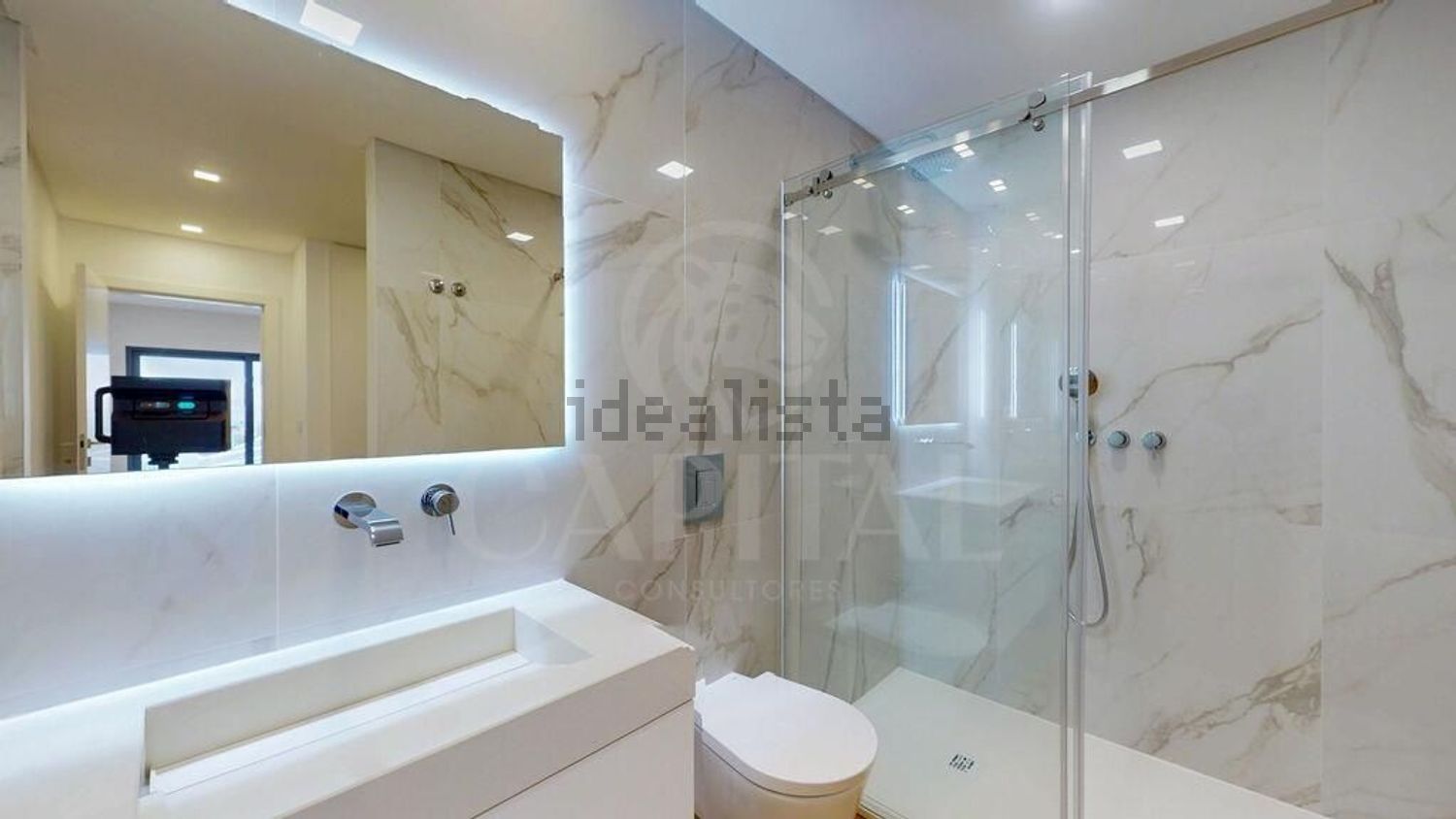 小楼房或独栋别墅出售在Rua da Calheta - 卫生间