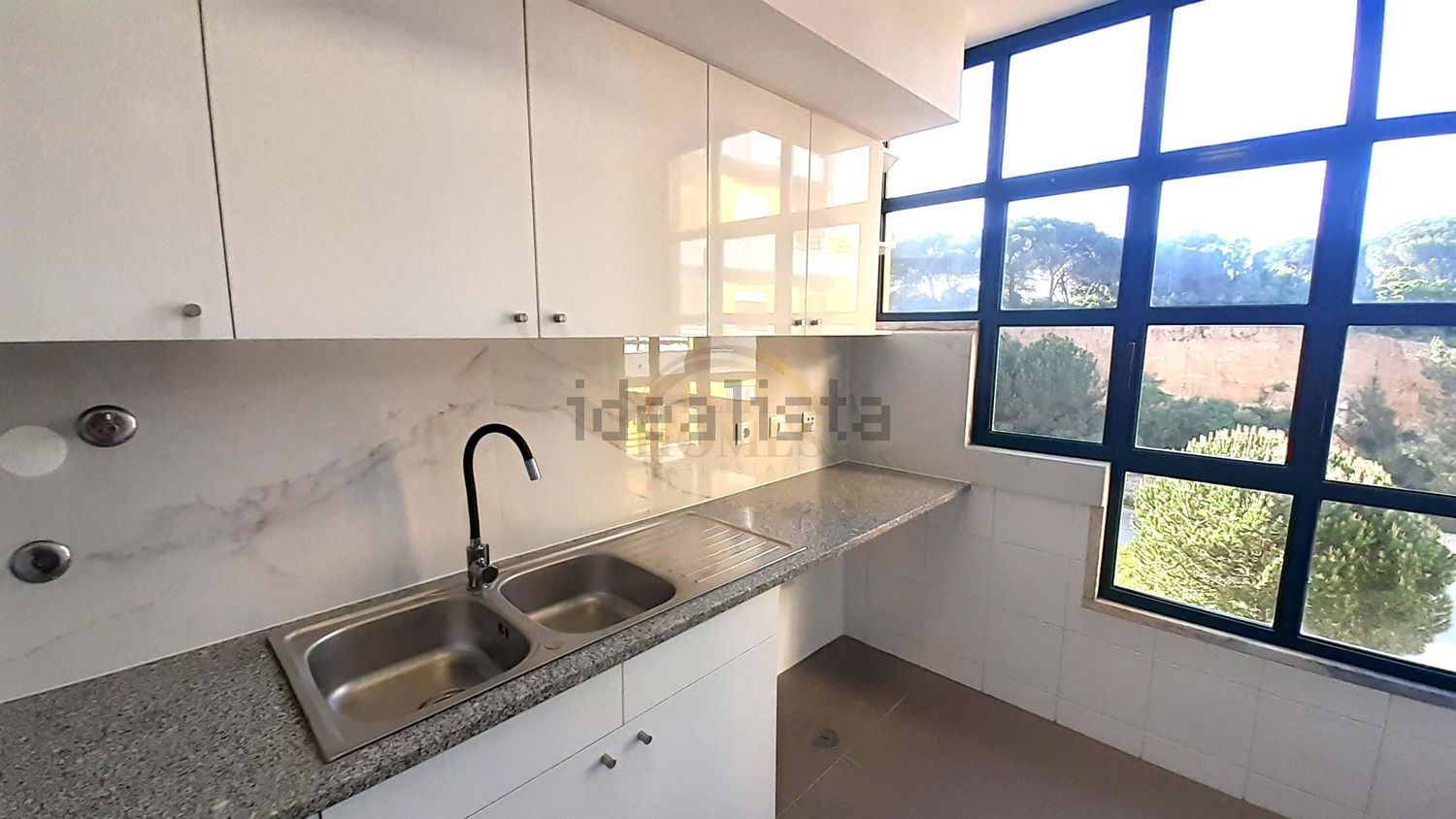 公寓 t3出售在Praceta Raúl Brandão - 厨房