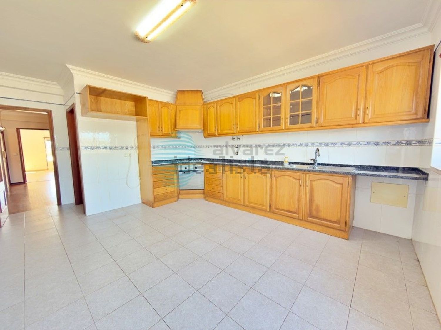 小楼房或独栋别墅出售在Rua 1° de Maio, 3 - 厨房