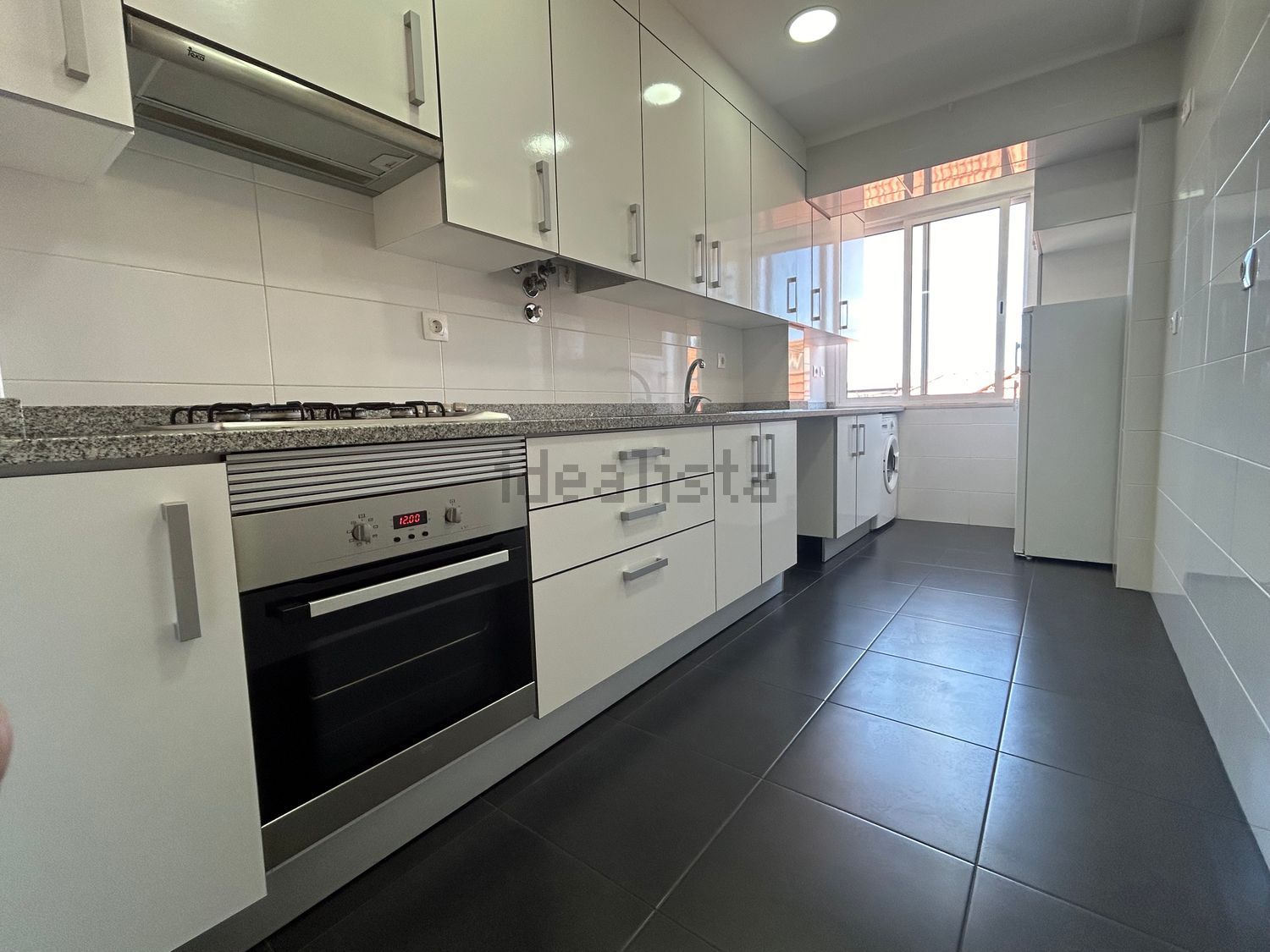 出租公寓 t2在Rua Alexandre Ferreira, 13 a - 厨房