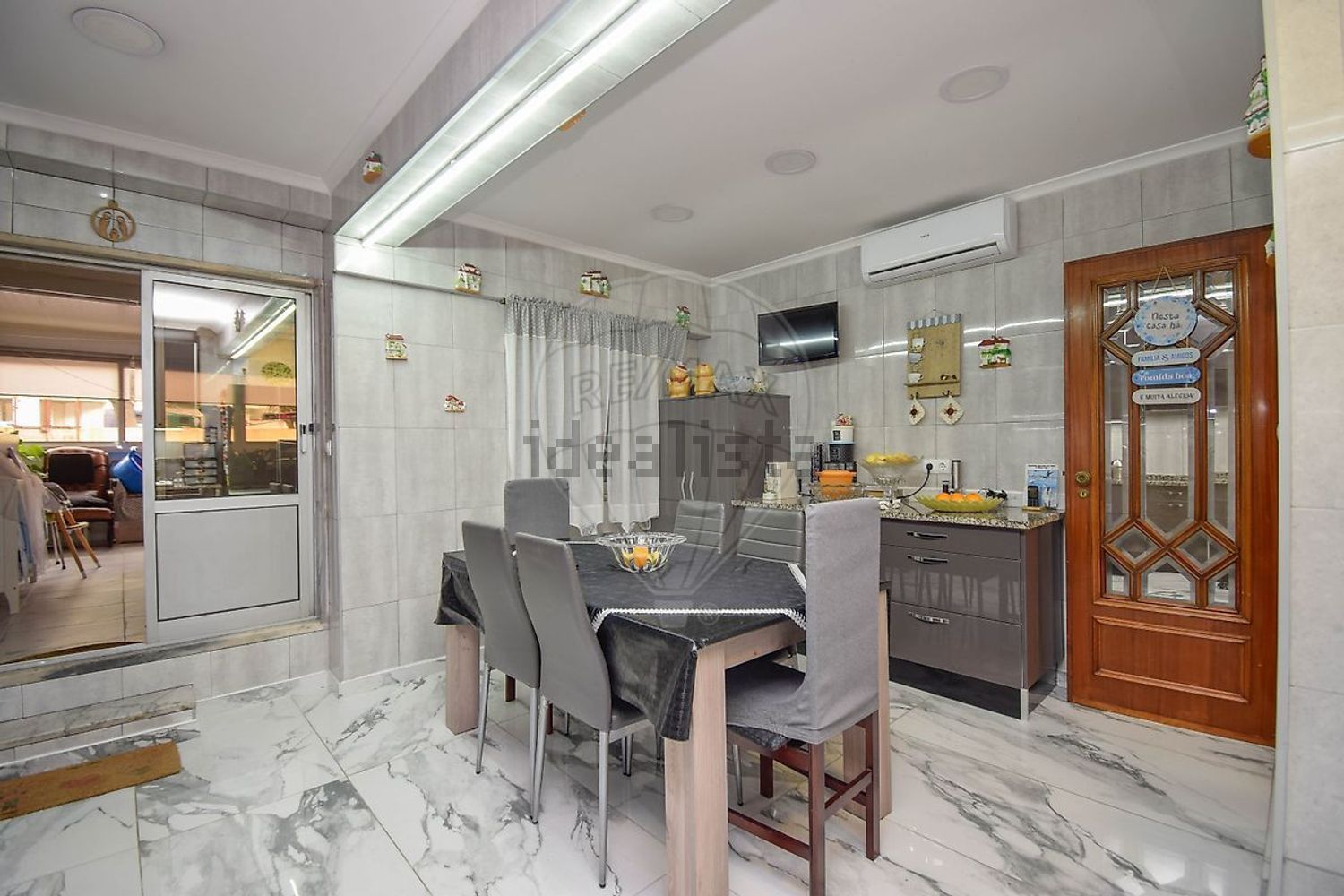 公寓 t3出售在Rua Doutor Jaime Cortesão - 客厅