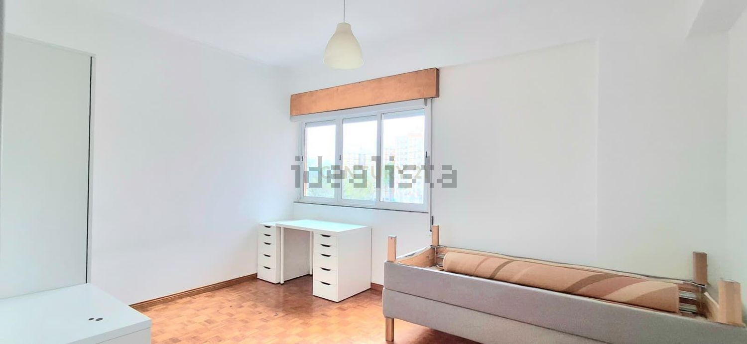 公寓 t3出售在Rua Tomás Alcaide, 100 - 卧室