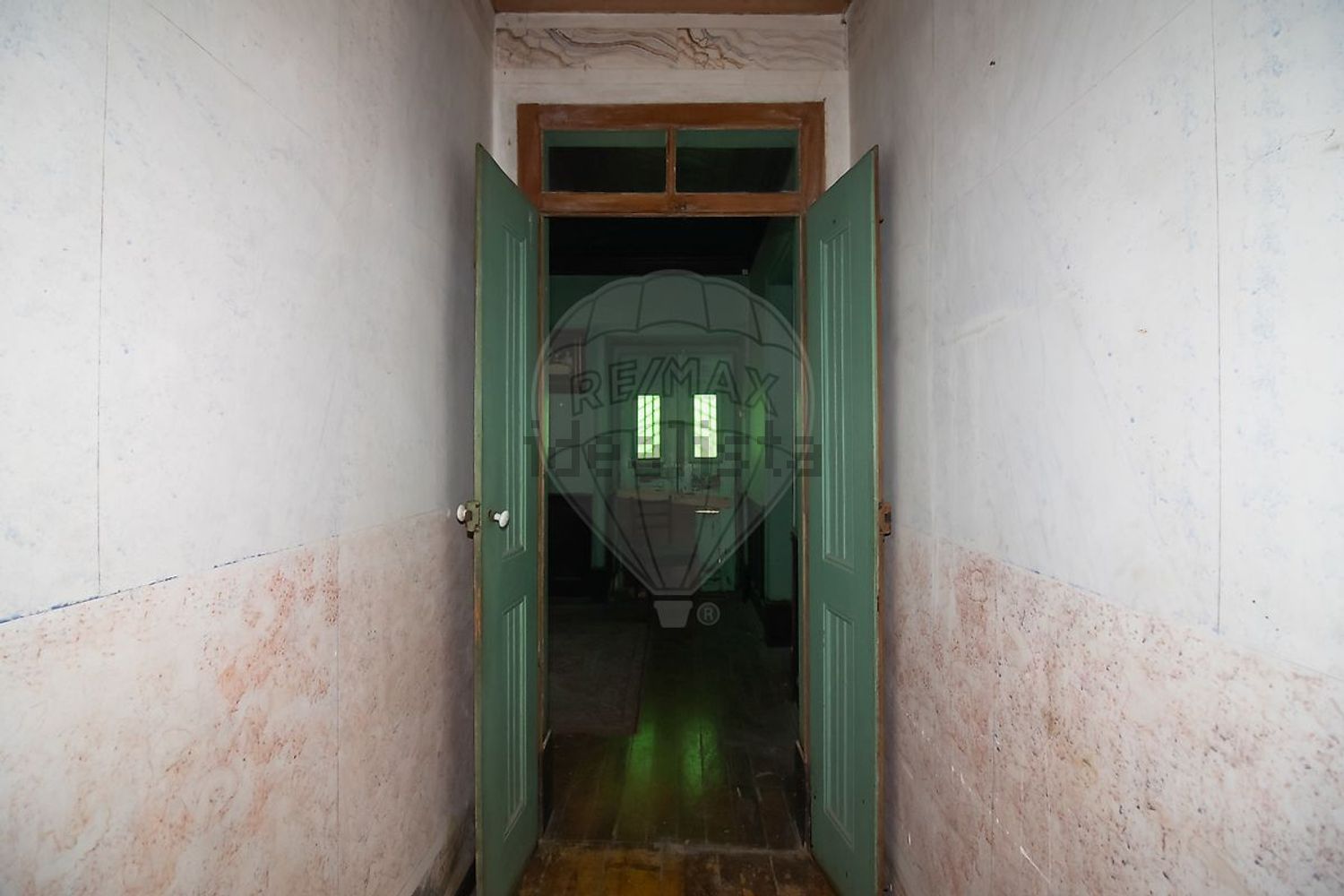 小楼房或独栋别墅出售在Rua do Casal da Carvalha - 过道