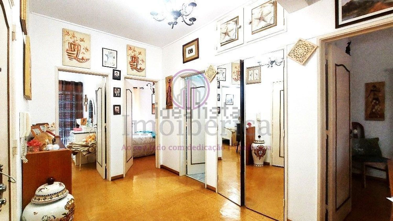 公寓 t2出售在Avenida Infante Dom Henrique - 过道