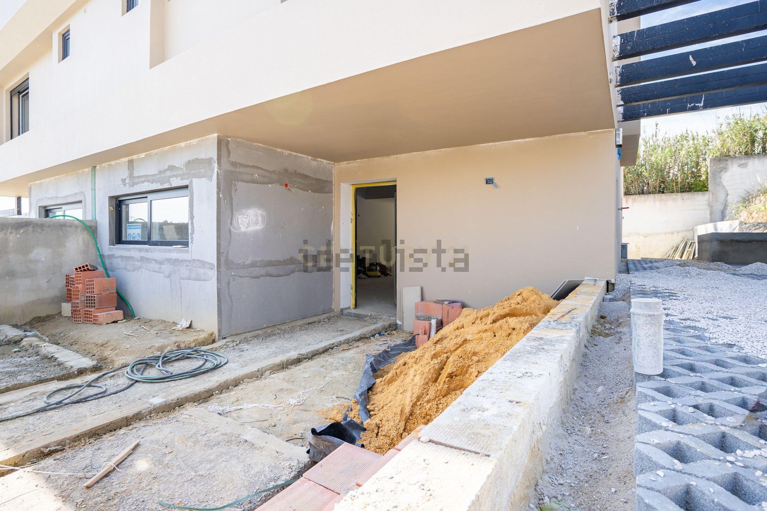 小楼房或独栋别墅出售在Rua Capitão Salgueiro Maia - 照片