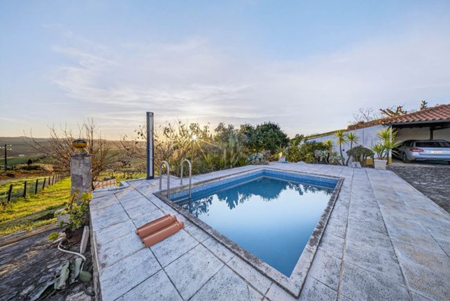 小楼房或独栋别墅出售Sobreiros s/n - 游泳池