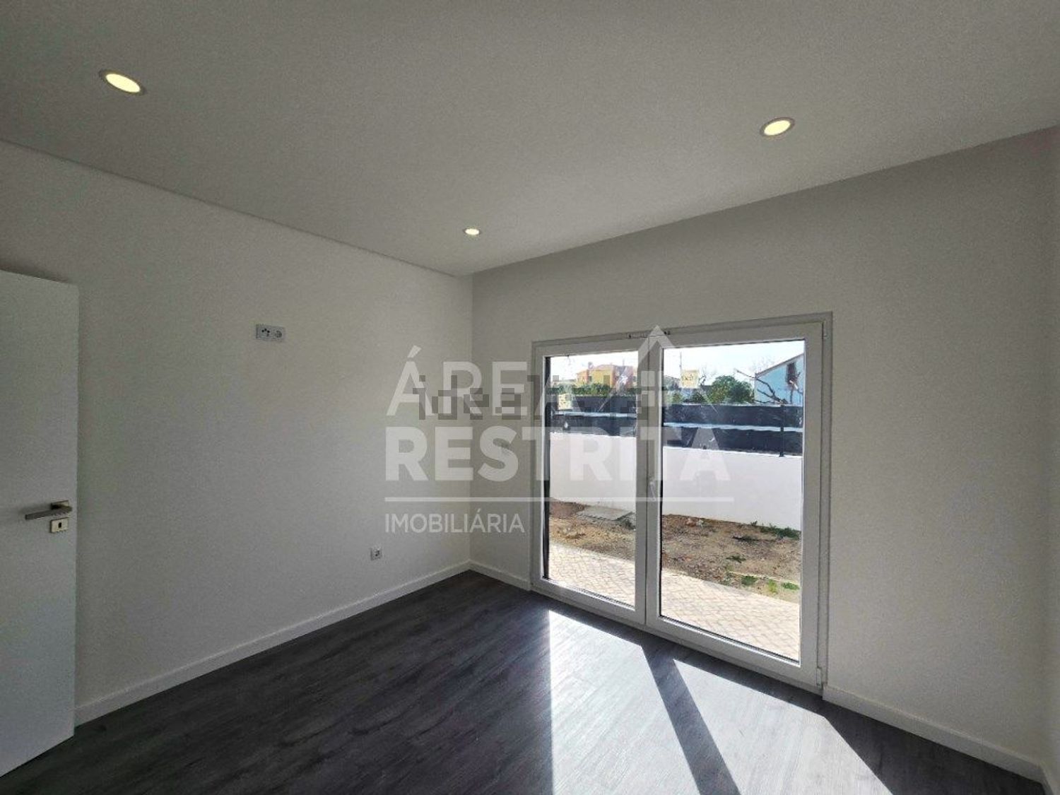 小楼房或独栋别墅出售在Rua Nova da Jardia - 卧室