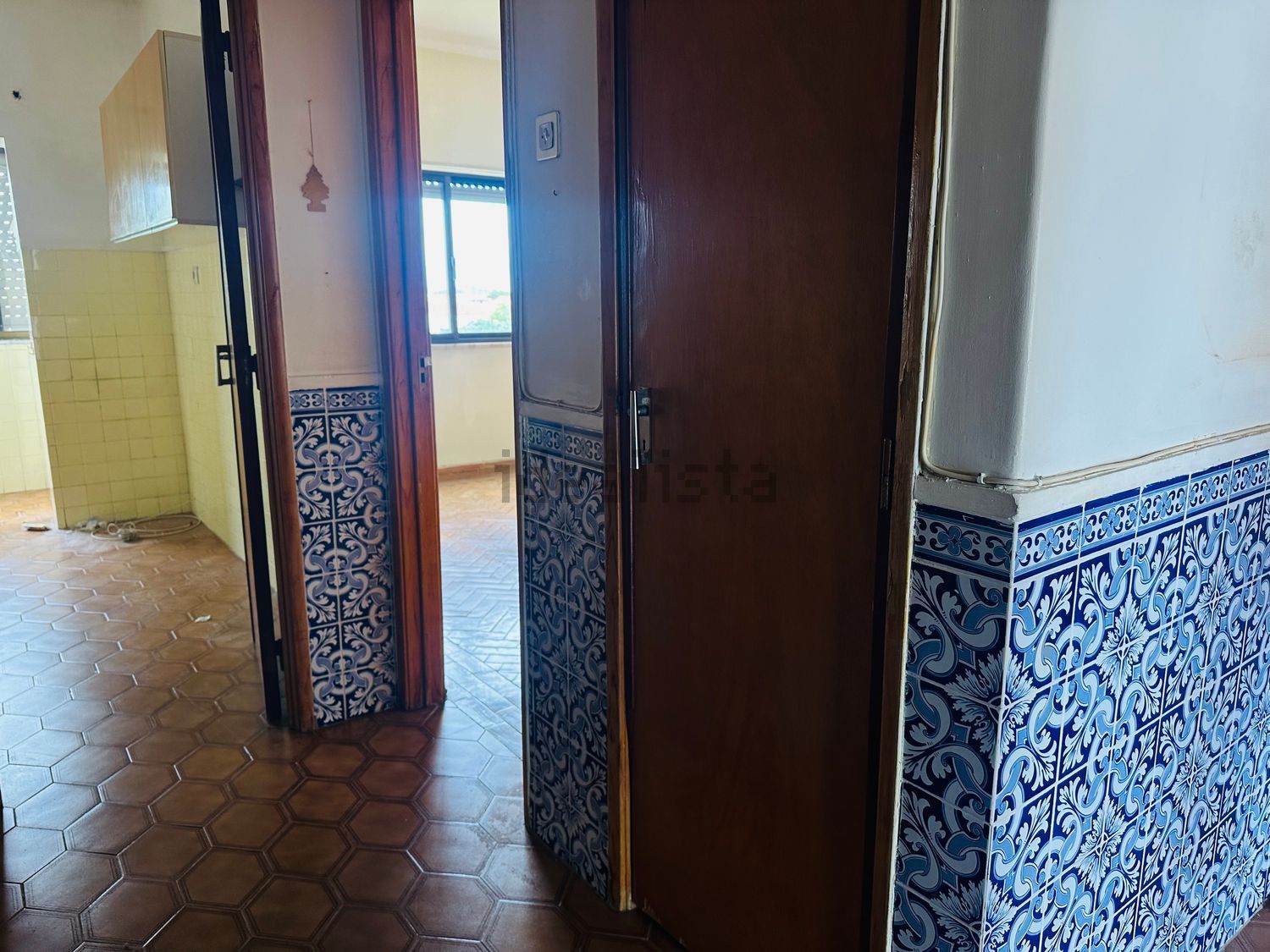 公寓 t2出售在Rua Adelina Abranches - 过道