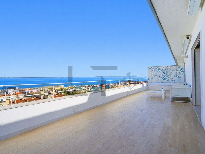顶层公寓出售在Alameda dos Oceanos