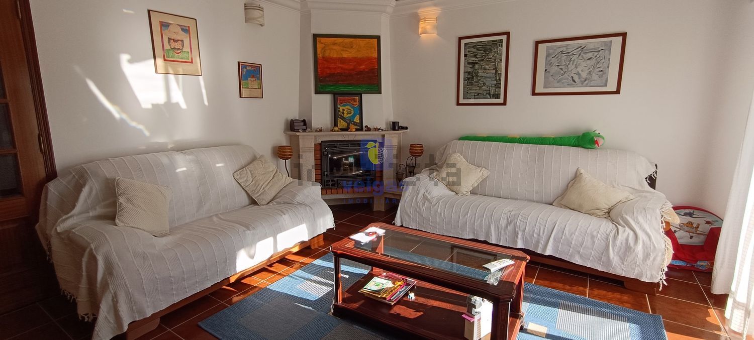 出租小楼房或别墅在Centro - 客厅