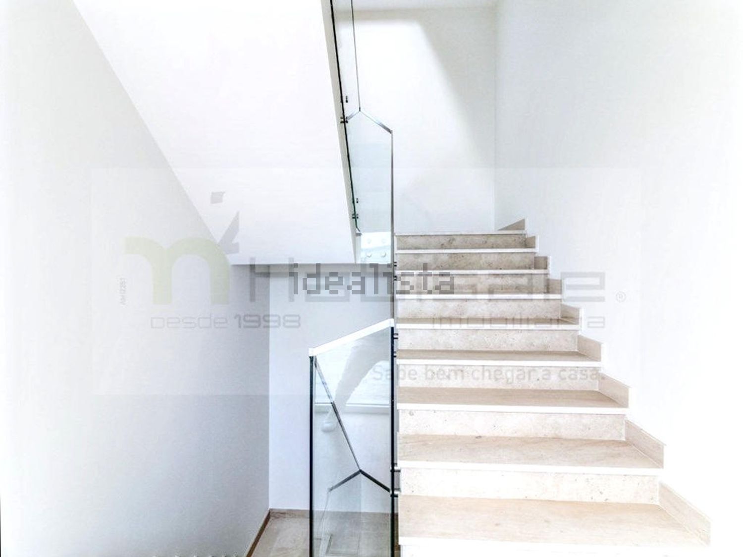 联排别墅出售在Rua Almirante Gago Coutinho, 58 a - 详情