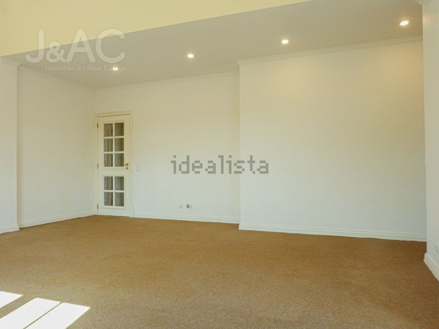 出租公寓 t2在Rua Antonio Carlos Oliveira - 客厅