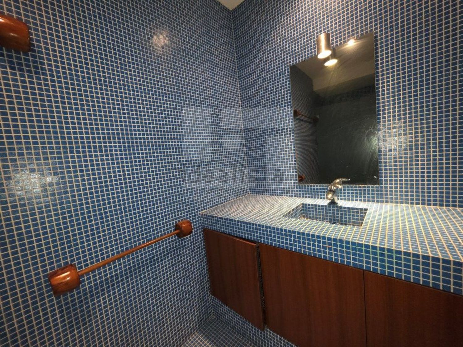 出租小楼房或独栋别墅在Rua Mato da Mina, 22 - 卫生间