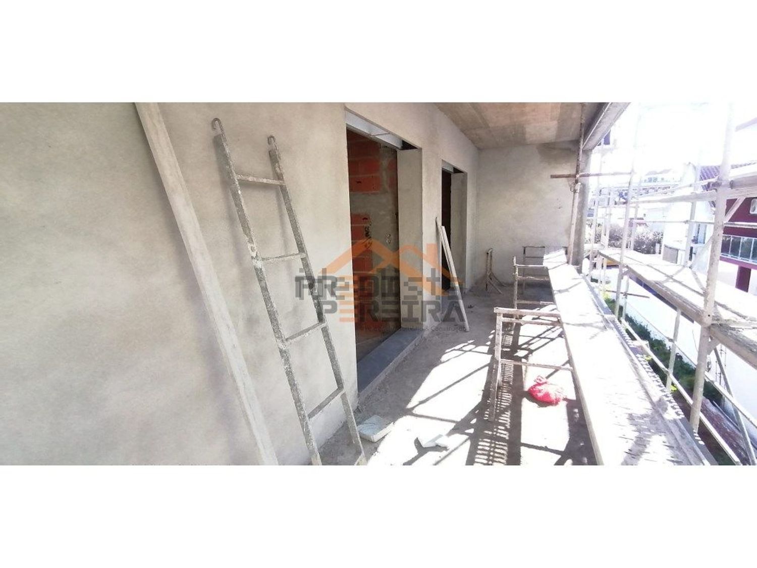 小楼房或独栋别墅出售在Pontinha e Famões - 照片