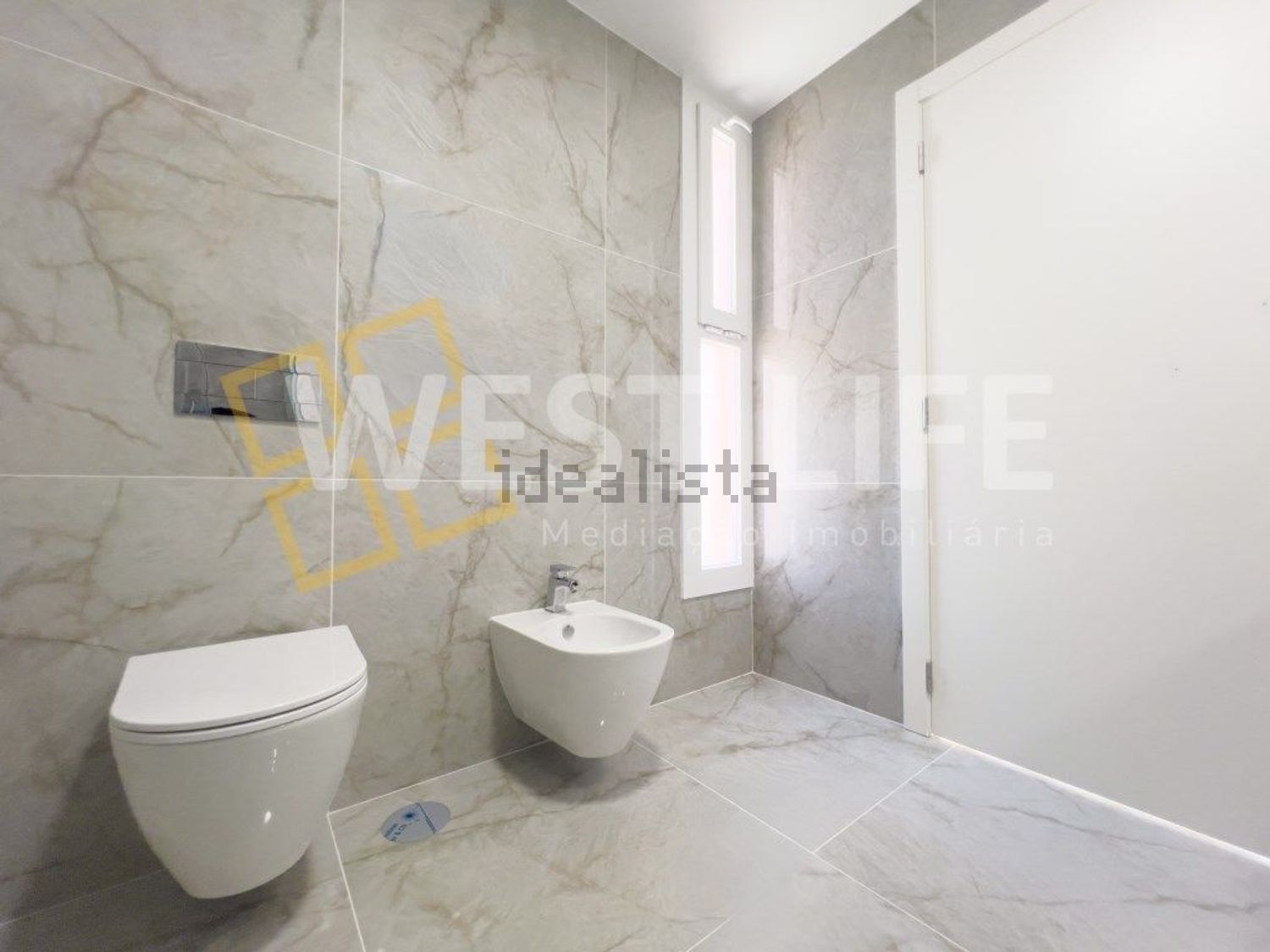 小楼房或独栋别墅出售在São Pedro da Cadeira - 卫生间