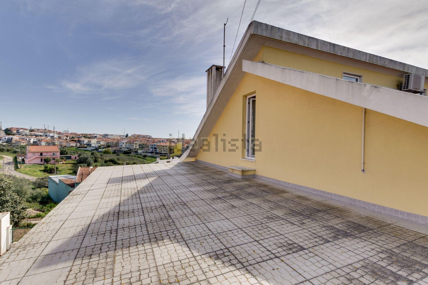 小楼房或独栋别墅出售在Rua São Valentim, 236 b - 外立面