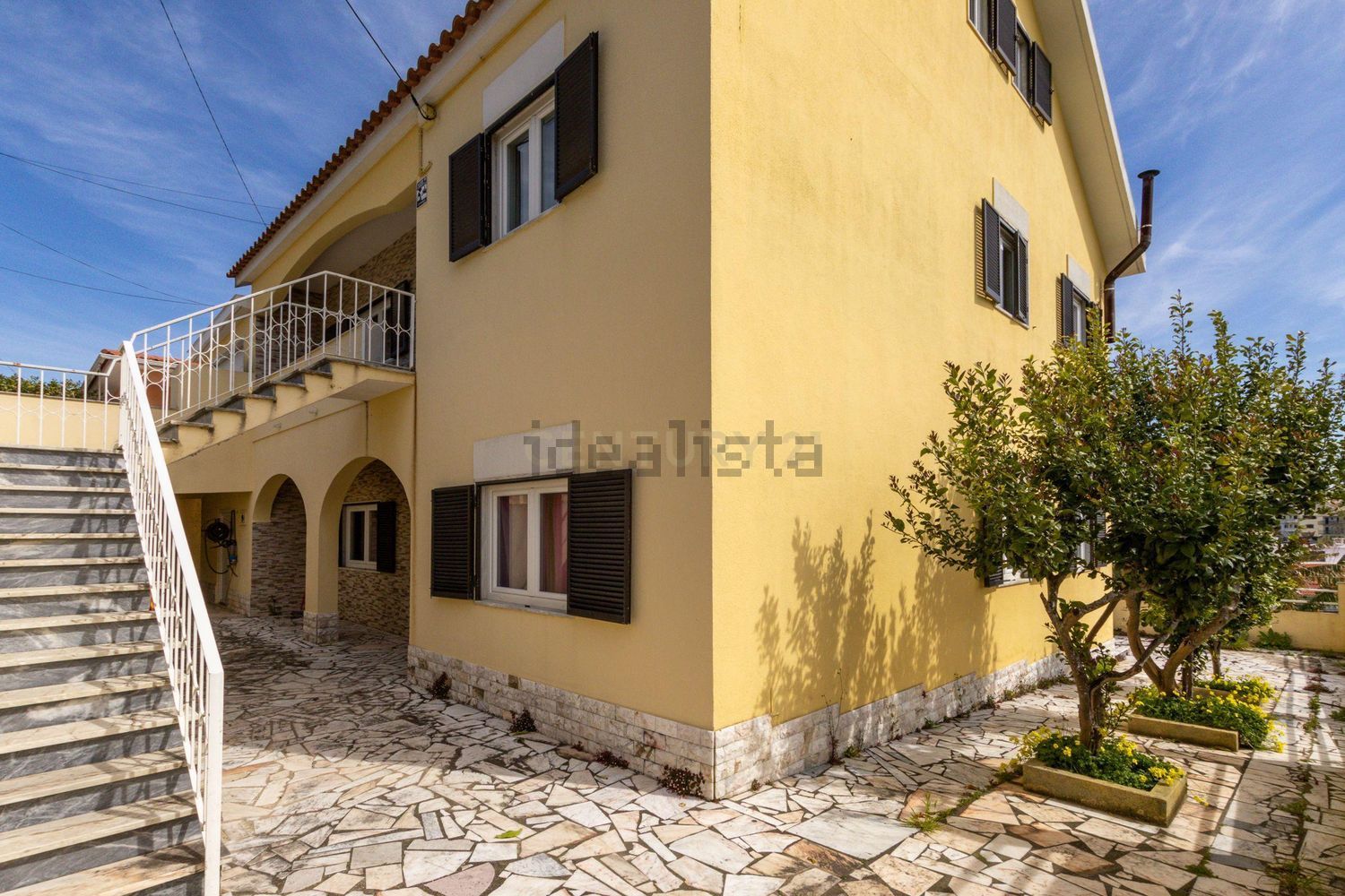 小楼房或独栋别墅出售在Rua São Valentim, 236 b - 外立面