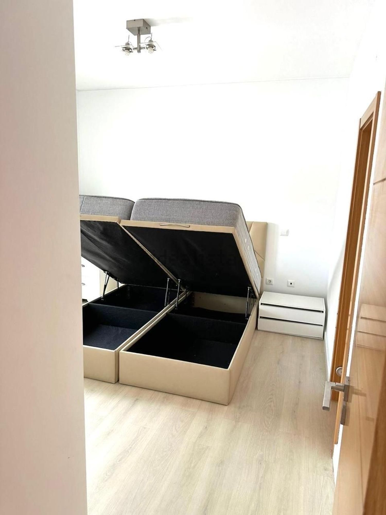 联排别墅出售在Rua Aquilino Ribeiro, 34 - 试衣间