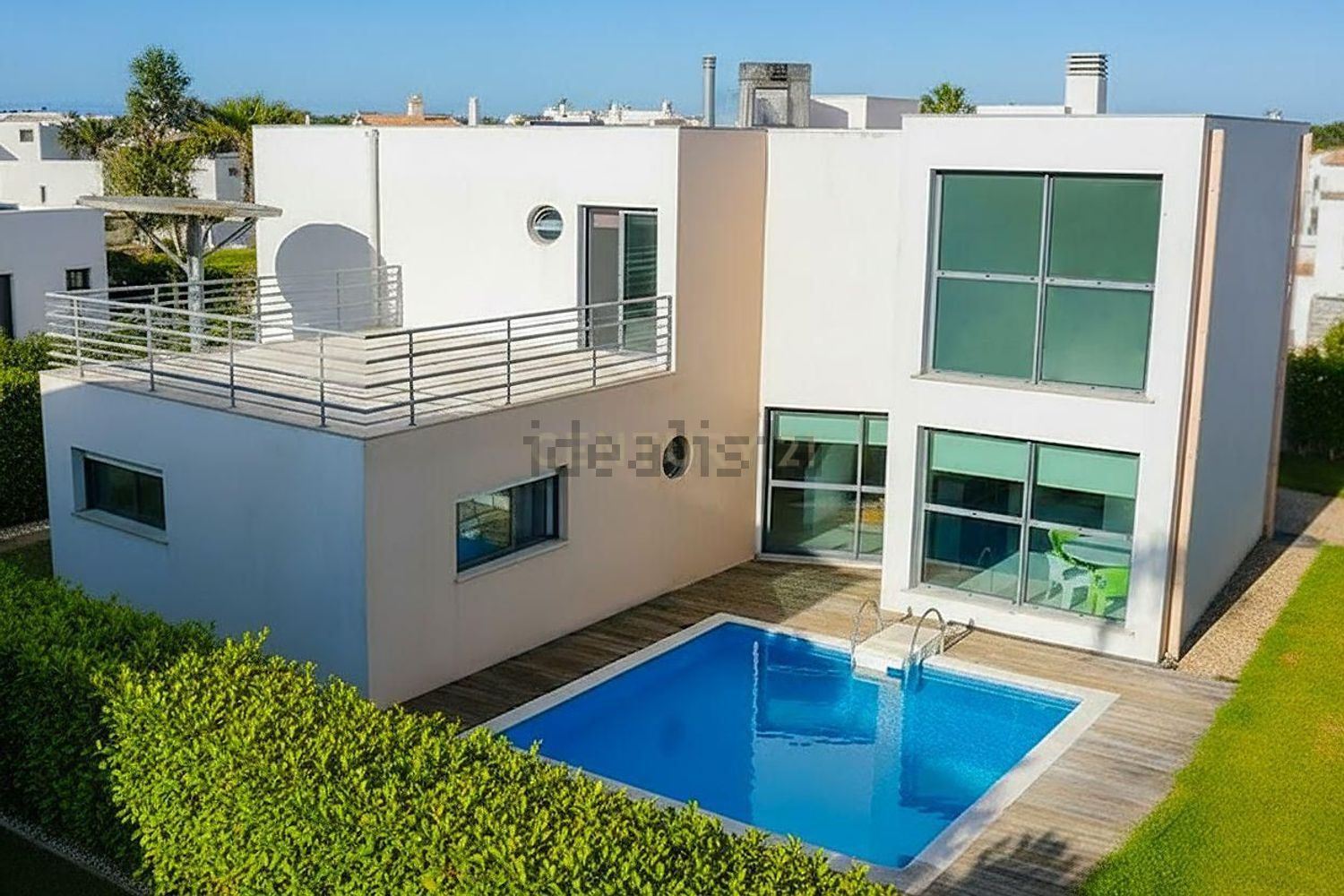 出租小楼房或独栋别墅R. Amadeu de Sousa Cardoso s/n - 游泳池