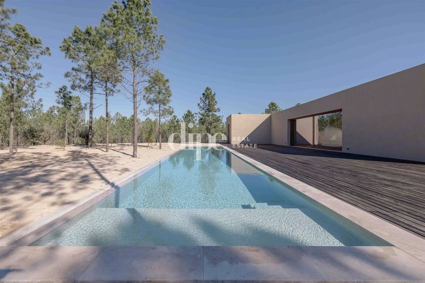 小楼房或独栋别墅出售在Melides