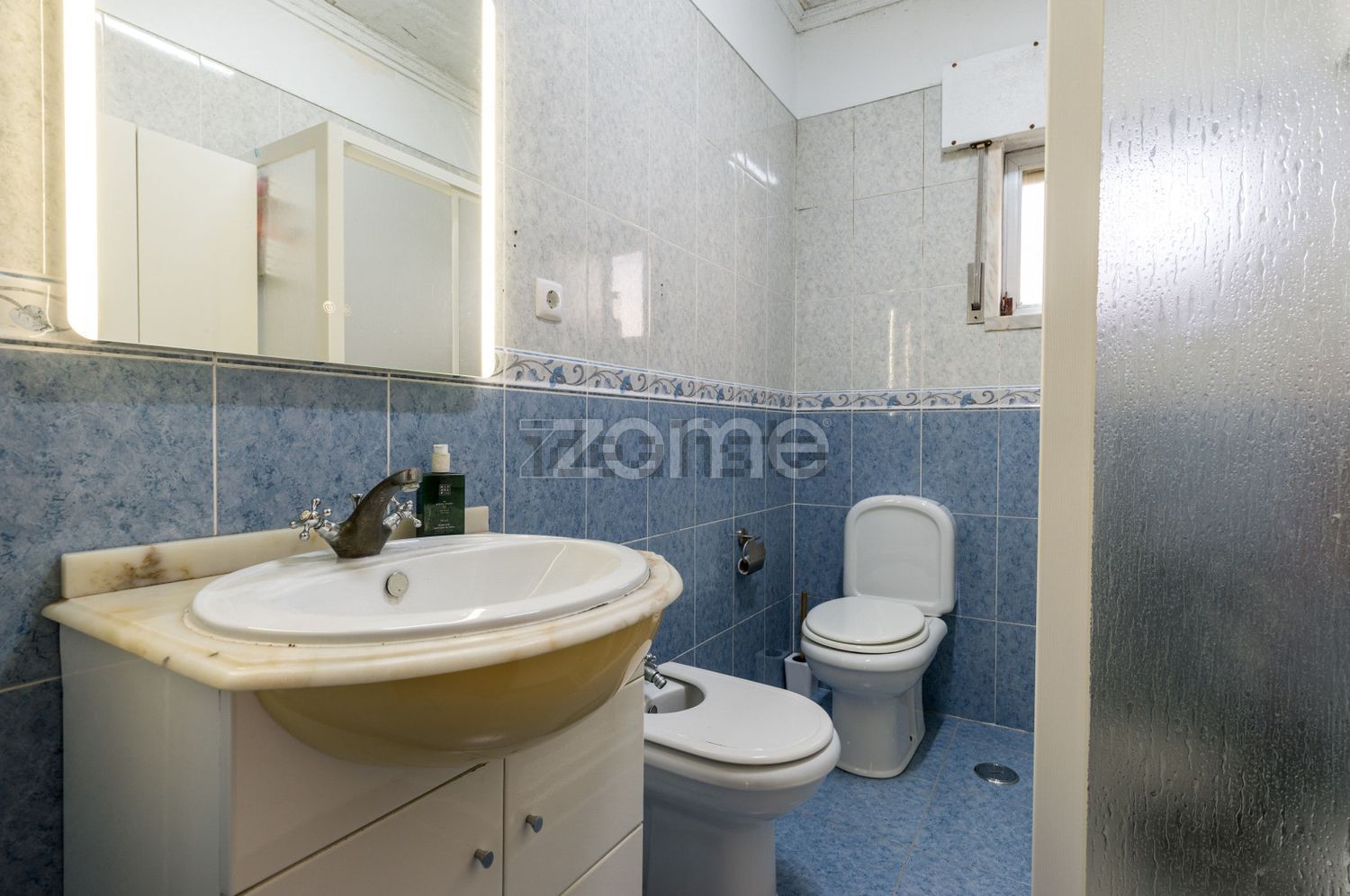 小楼房或独栋别墅出售在Rua 25 de Abril de 1974 s/n - 卫生间