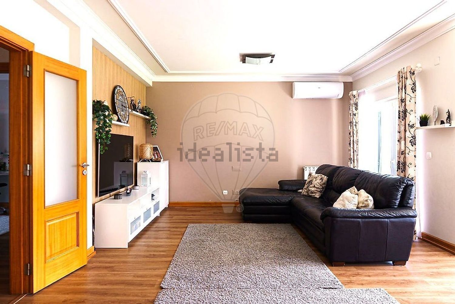 小楼房或独栋别墅出售在Rua Fernando Piteira Santos - 客厅