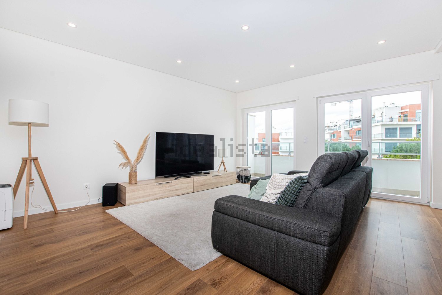 公寓 t2出售在Praça 1º de Maio, 4 - 客厅