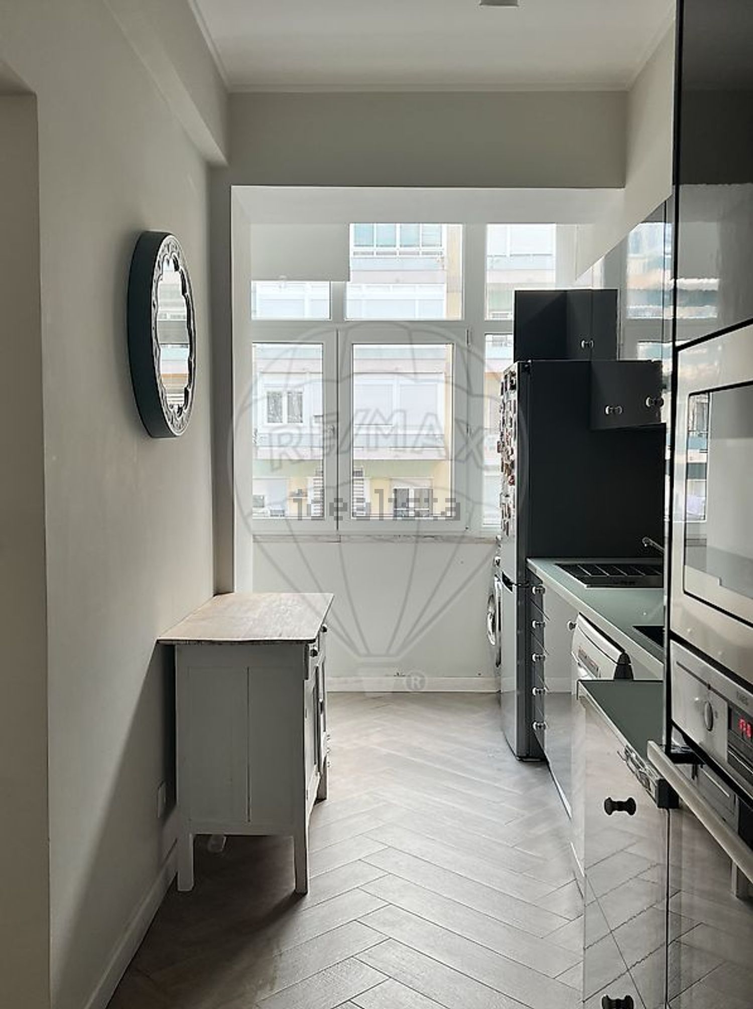 出租公寓 t2在Avenida Rainha Dona Amélia - 厨房