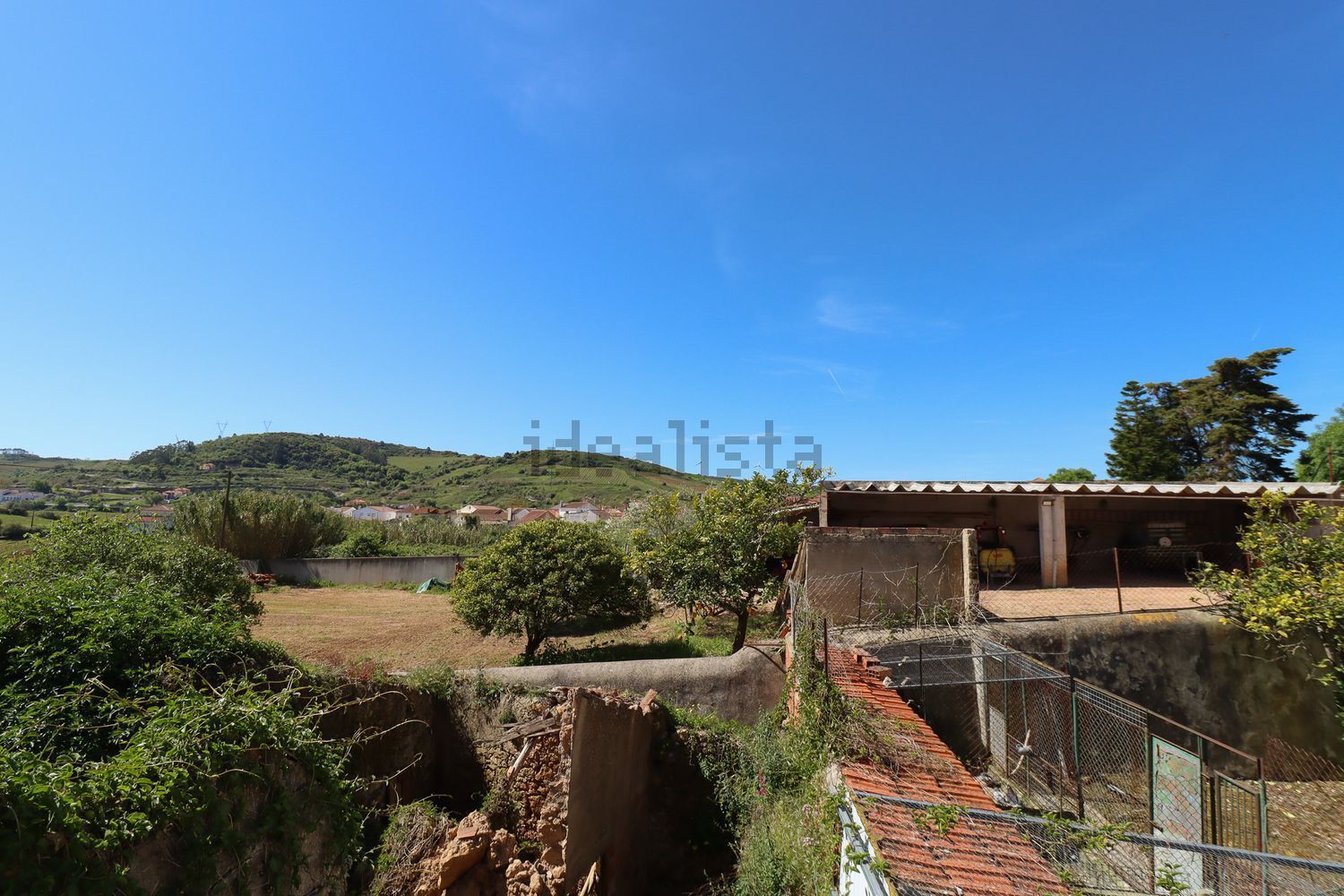 小楼房或独栋别墅出售在Rua do Pocinho - 视线