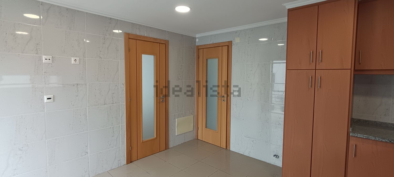 小楼房或独栋别墅出售在Rua Ferreira Soares - 照片