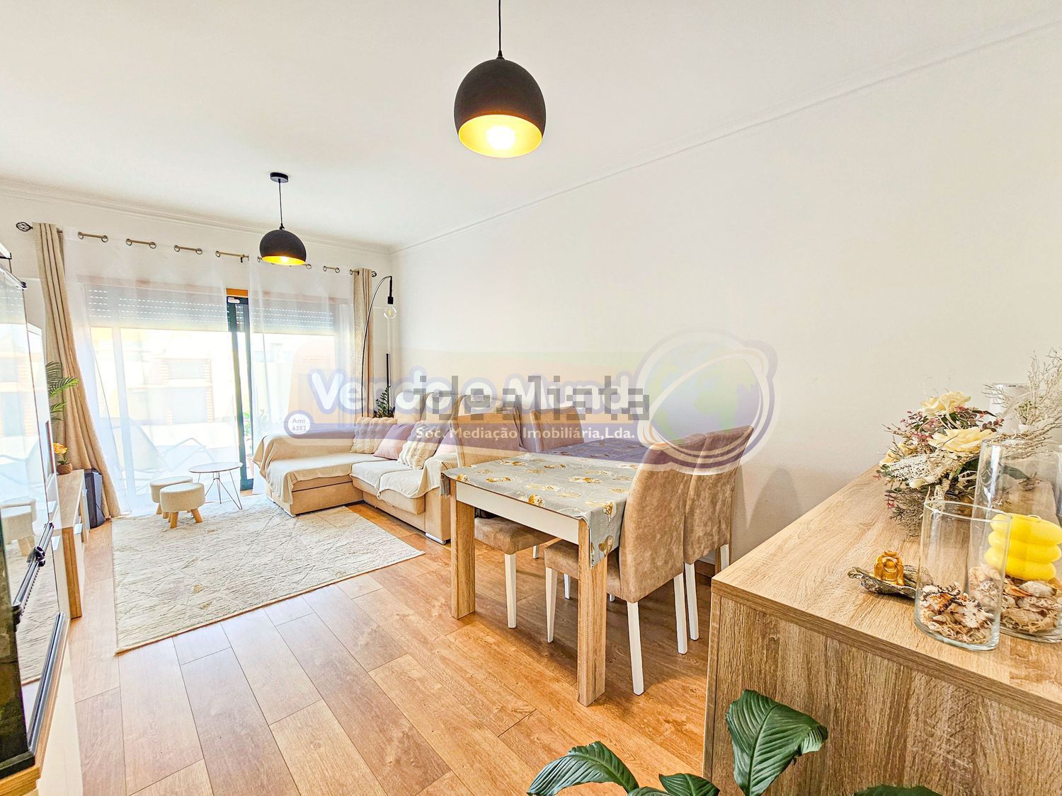 公寓 t2出售在Encosta do Sol - 客厅