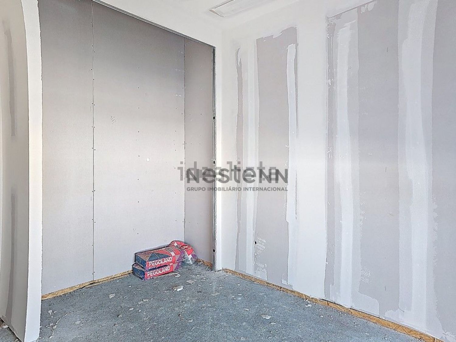 小楼房或独栋别墅出售在Lamas e Cercal - 卧室