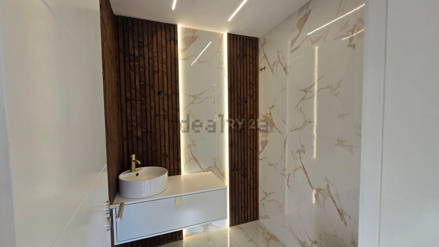 复式公寓出售在Costa da Guia - 卫生间