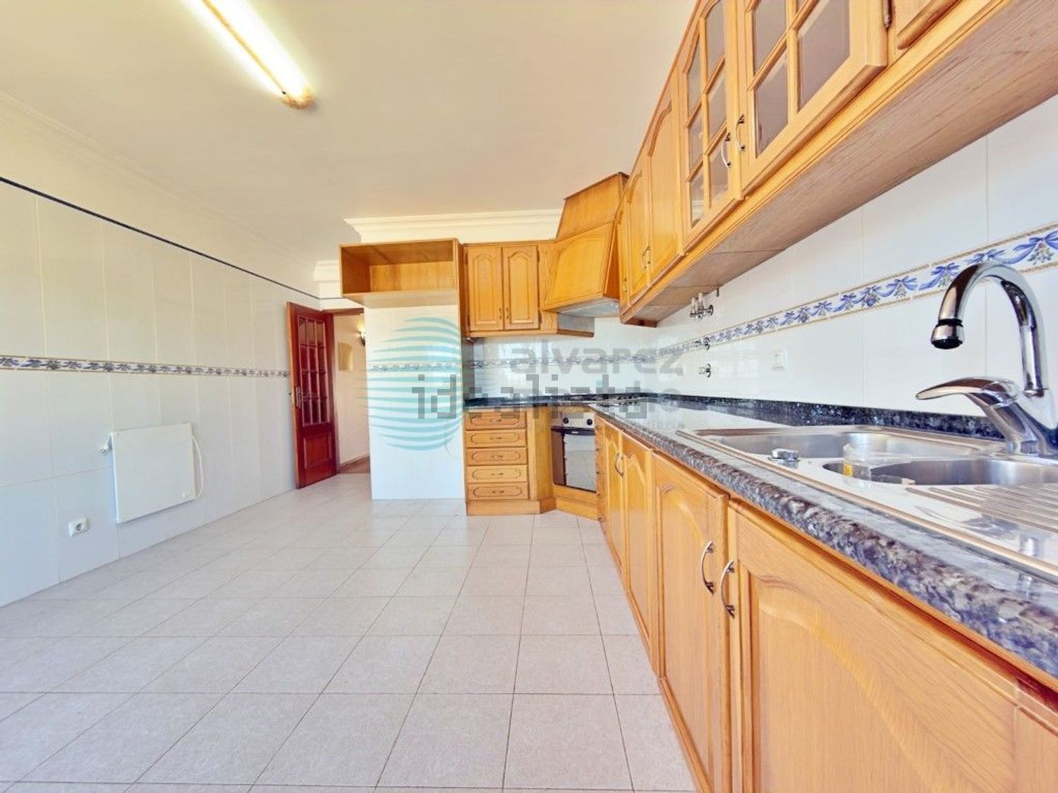 小楼房或独栋别墅出售在Rua 1° de Maio, 3 - 厨房