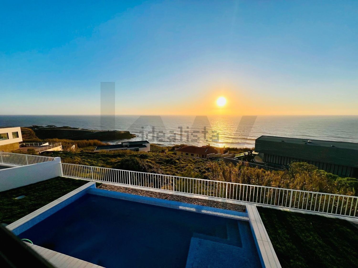 小楼房或独栋别墅出售在Rua das Salemas s/n - 游泳池